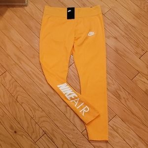 NWT Nike Air knit leggings